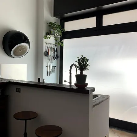 Loft Industriale In Zona Darsena מילאנו